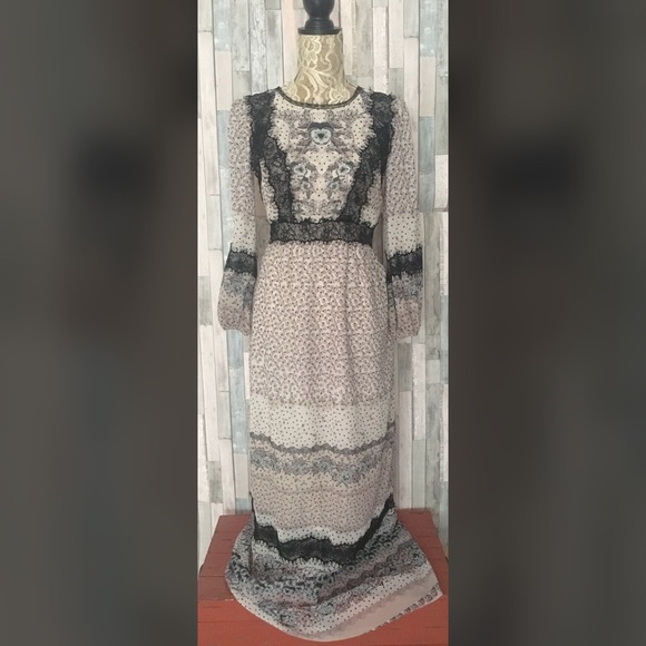 chelsea and violet maxi dress